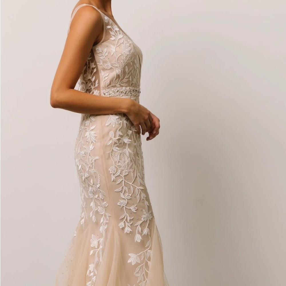 Beautiful wedding or formal dress. Selling as I missed the return window.